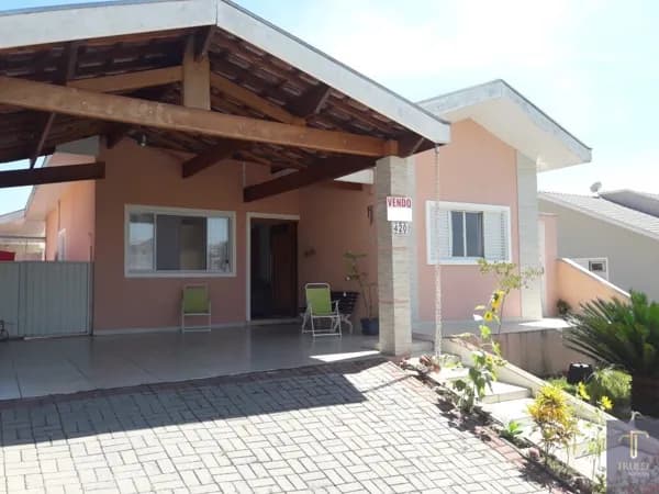 Linda Casa à Venda no Condomínio Residencial Mantiqueira São José dos Campos/SP