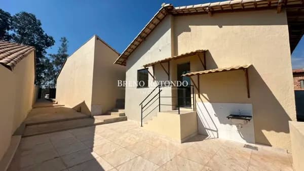 Casa á venda no bairro Santo Antônio