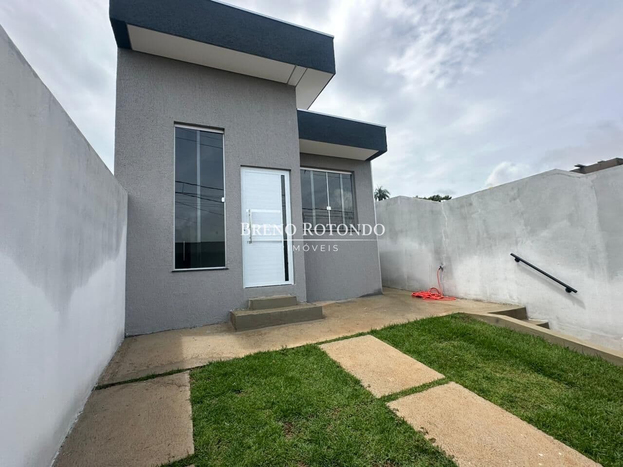 Casa 02 quartos á venda no bairro Jardim Vila Rica