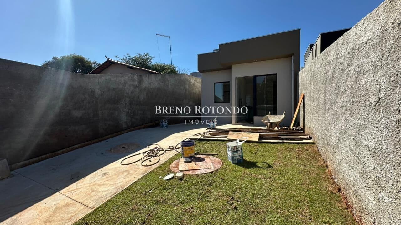 Casa 03 quartos á venda no bairro Atenas