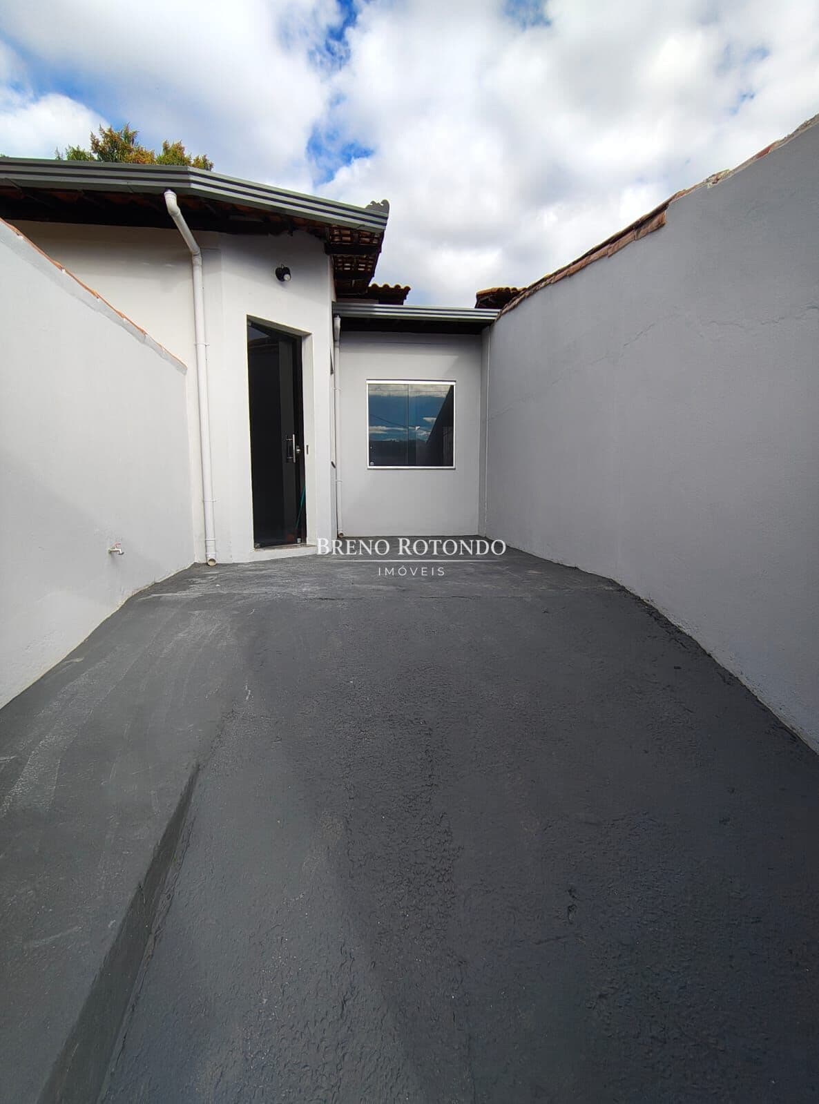 Casa á venda no bairro Marques Industrial