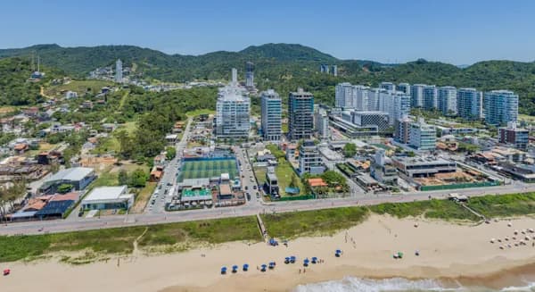 Excelente empreendimento,completo lazer,na Praia Brava.