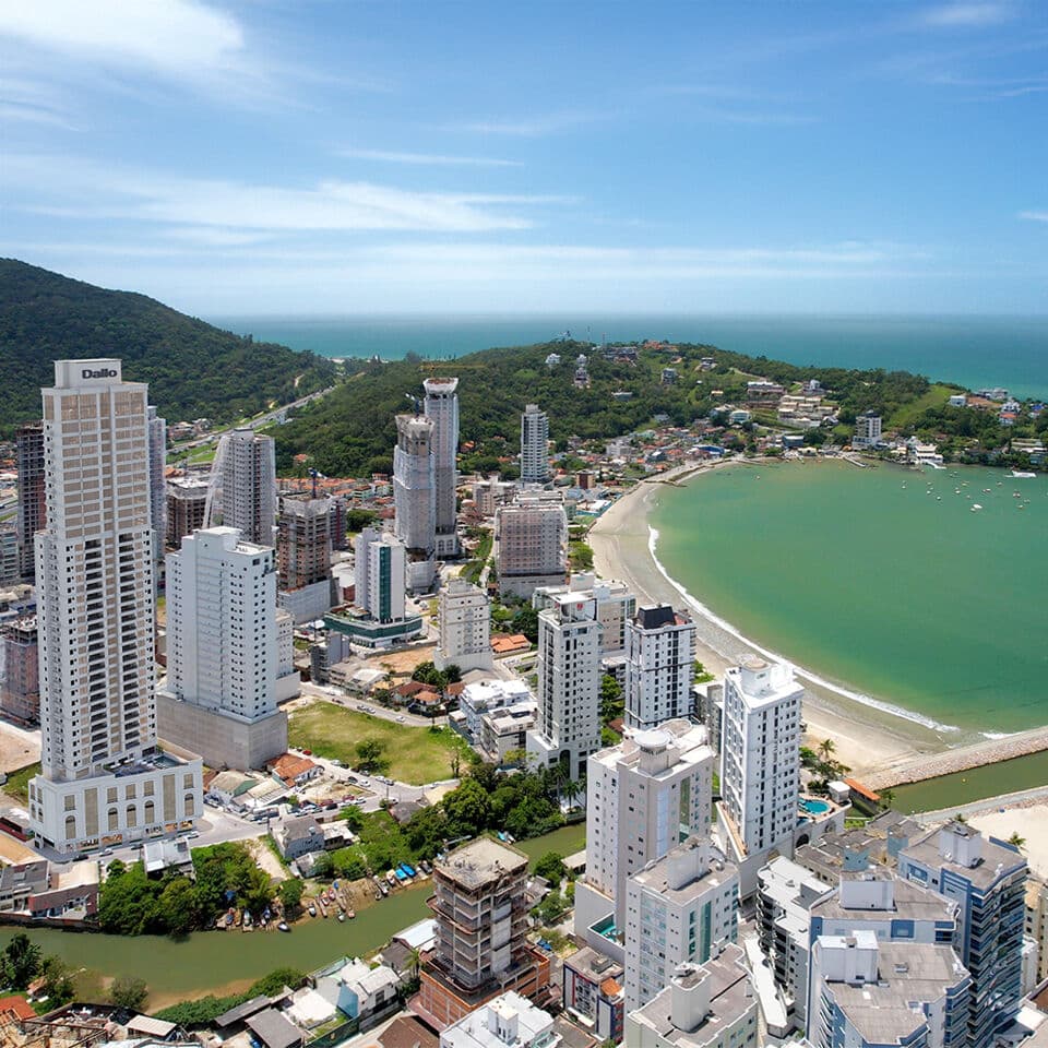 Lindo empreendimento,completa área de lazer,no centro de Itapema.