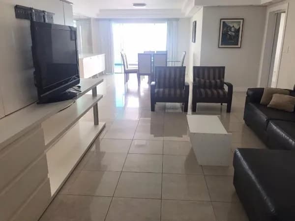 Ótima cobertura localizada em Balneário Camboriú.