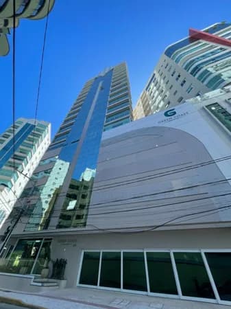 Ótimo e bem localizado,apartamento com lazer,no centro de itapema.