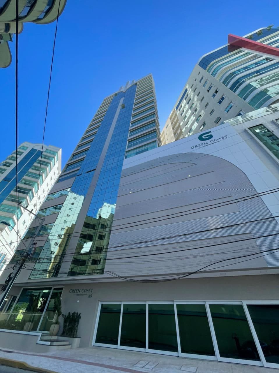 Ótimo e bem localizado,apartamento com lazer,no centro de itapema.