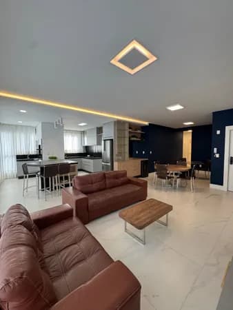 Ótimo apartamento, mobiliado e equipado,em Meia Praia.
