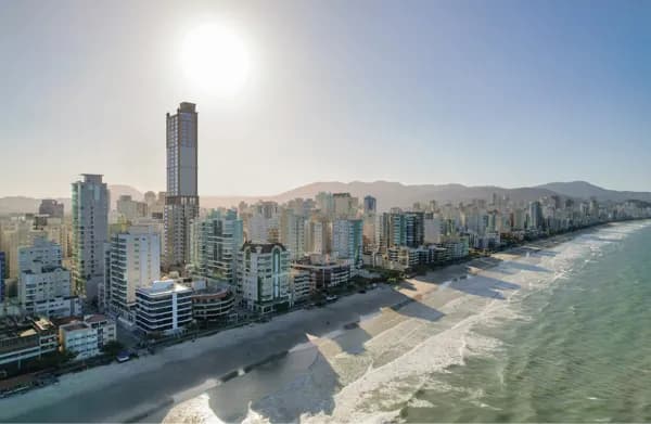 Lindo empreendimento,completo lazer,quadra do mar.