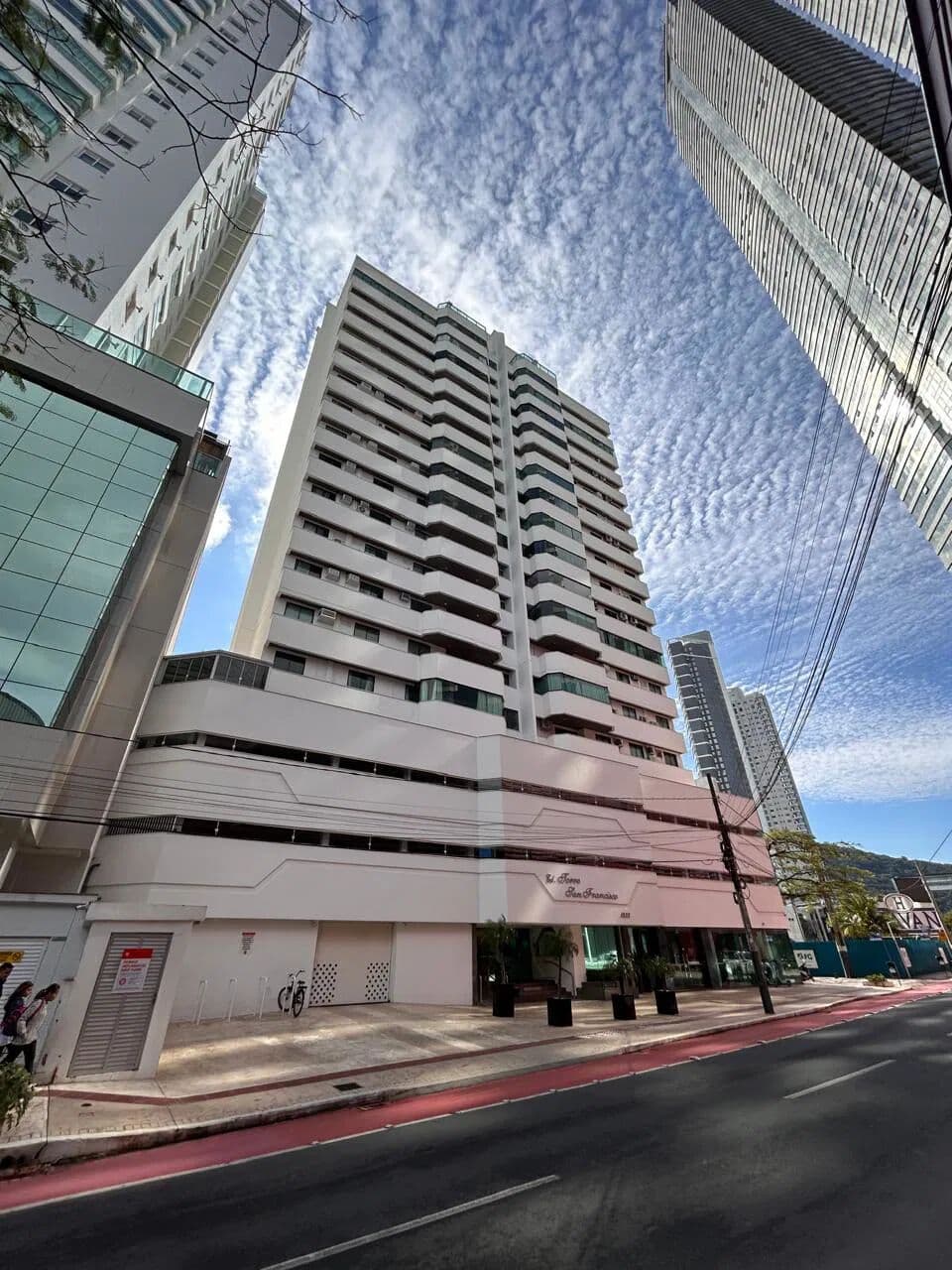 Apartamento em Balneário Camboriú com vista mar.