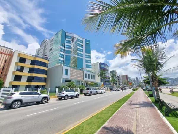 Apartamento no centro de Itapema,frente para o mar.