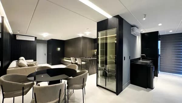 Apartamento mobiliado,ótima área de lazer,em Meia Praia.