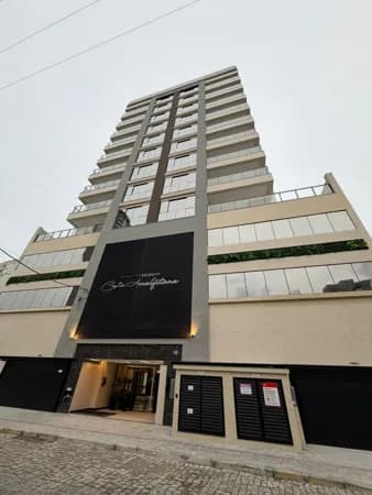 Ótimo apartamento,quadra do mar,com lazer,no centro de Itapema.