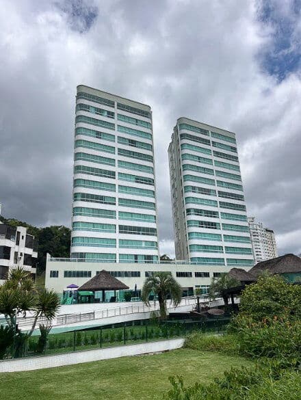 Excelente apartamento,frente para o mar e ótima área de lazer.