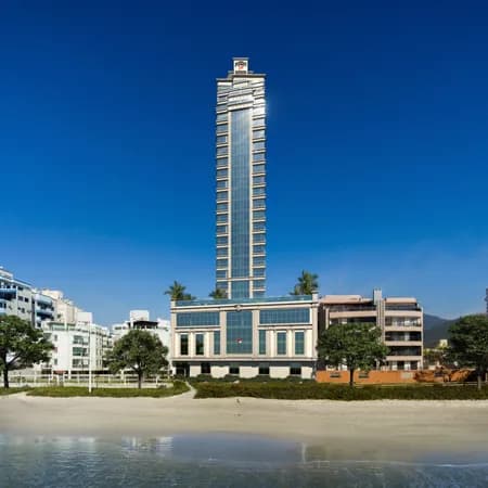 Empreendimento frente mar,completa área de lazer.