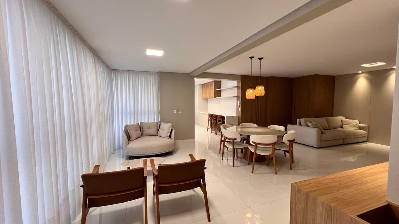 Lindo apartamento,bem mobiliado,com lazer,ótima localização.