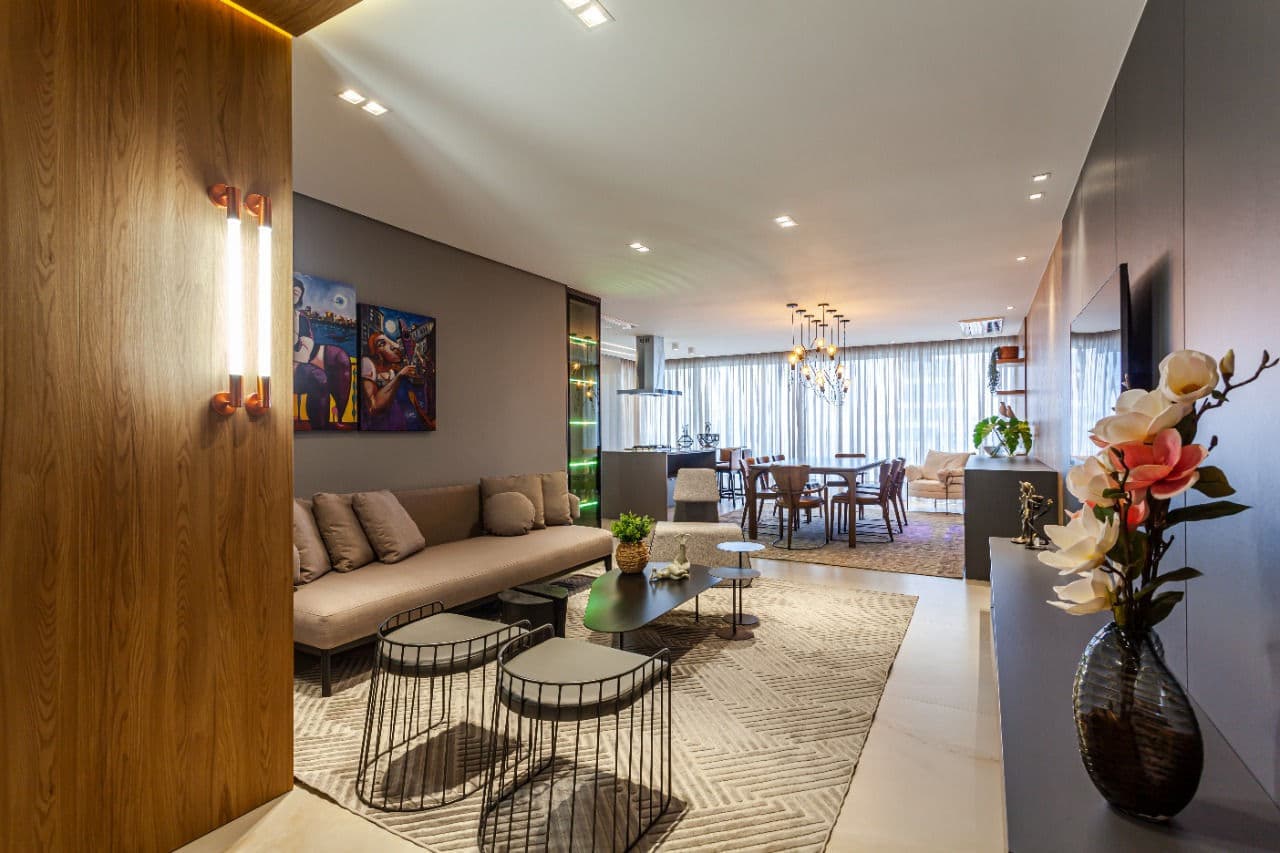 Apartamento decorado,ótimo lazer,na Praia Brava.