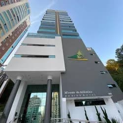 Ótimo apartamento,área de lazer,em Balneário Camboriú.