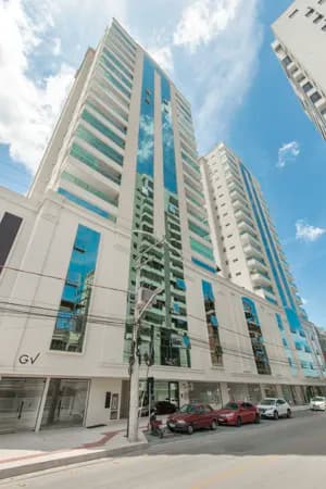 Excelente apartamento,ampla área de lazer,em Perequê.