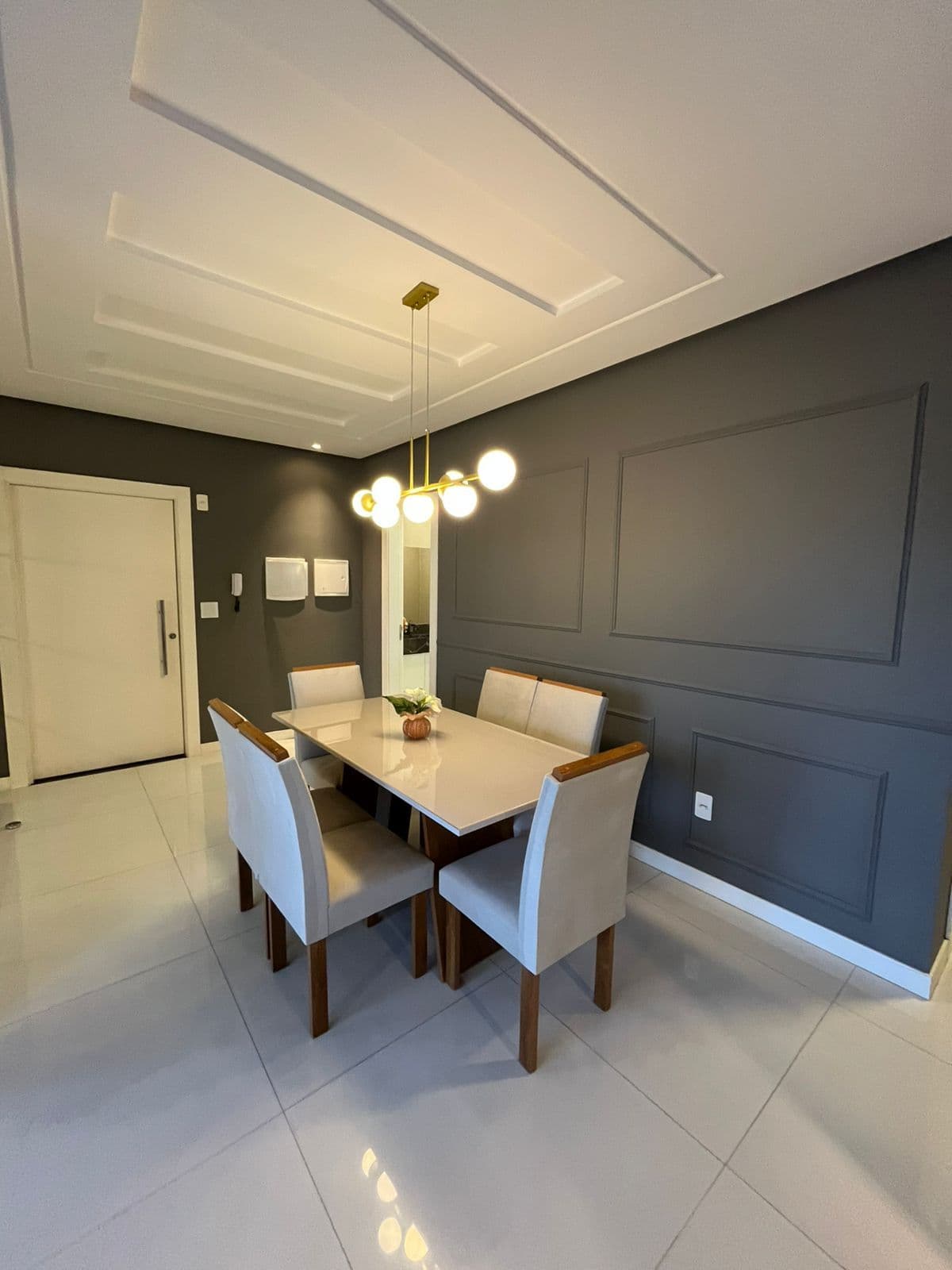 Apartamento em Meia Praia,pronto para morar,com lazer.