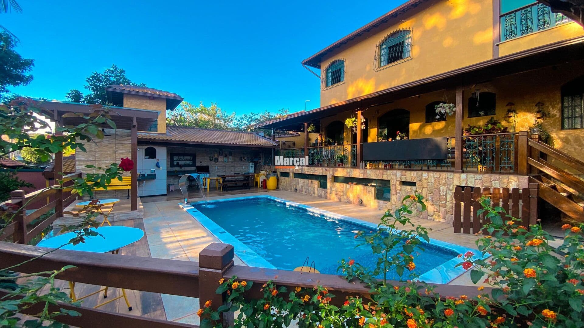 Casa Estilo Colonial à Venda no Bairro Lundcéia | Espaço, Conforto e Lazer Completo!