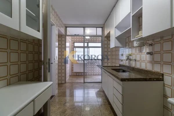 APARTAMENTO EM REGIÃO NOBRE COM UM AR VINTAGE