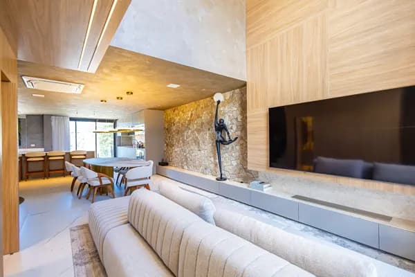 Casa com 3 Suítes, Piscina Privativa e Vista para o Parque Barigui