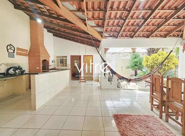 Casa à venda no bairro Santa Mônica em Uberlândia/MG