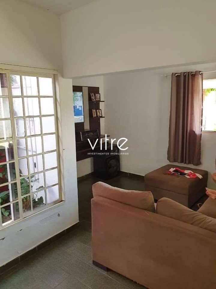 Casa à venda no bairro Jardim das Palmeiras em Uberlândia/MG