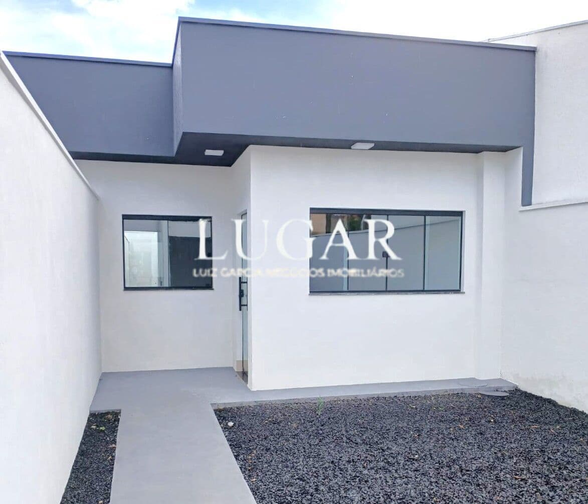 Casa Padrão à venda com 3 Quartos no bairro Shopping Park