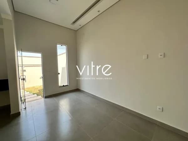 Casa à venda no bairro Jardim Holanda em Uberlândia/MG