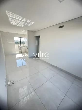 Apartamento à venda no bairro Santa Mônica em Uberlândia/MG