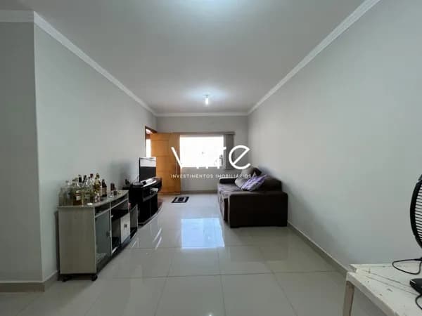 Casa à venda no bairro Lagoinha em Uberlândia/MG