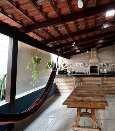 Casa à venda no bairro Jardim Patrícia em Uberlândia/MG