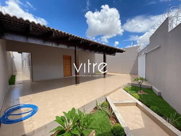 Casa à venda no bairro Nova Uberlândia em Uberlândia/MG