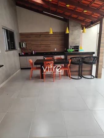 Casa à venda no bairro Jardim Ipanema em Uberlândia/MG