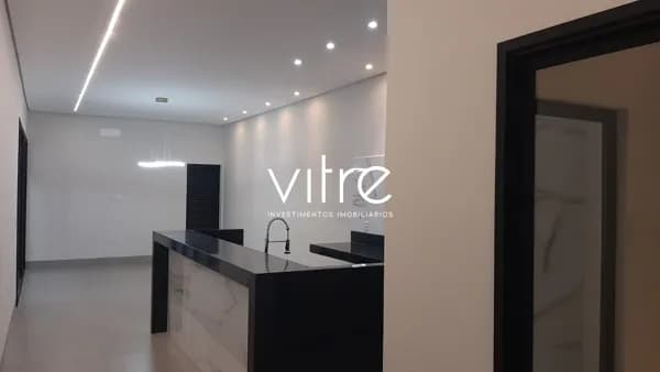 Casa à venda no bairro Jardim Holanda em Uberlândia/MG