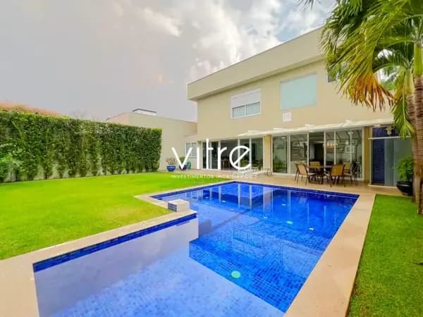 Casa à venda no bairro Jardim Karaíba em Uberlândia/MG