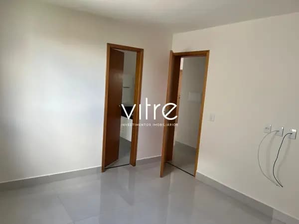 Apartamento à venda no bairro Segismundo Pereira em Uberlândia/MG