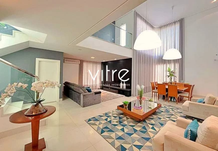 Casa à venda no bairro Jardim Karaíba em Uberlândia/MG