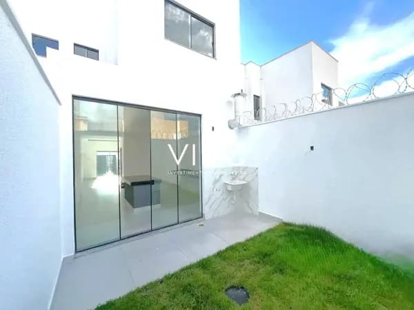 Casa à venda no bairro Novo Mundo em Uberlândia/MG