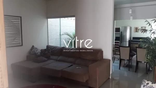 Casa à venda no bairro Jardim Holanda em Uberlândia/MG