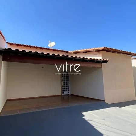 Casa à venda no bairro Segismundo Pereira em Uberlândia/MG