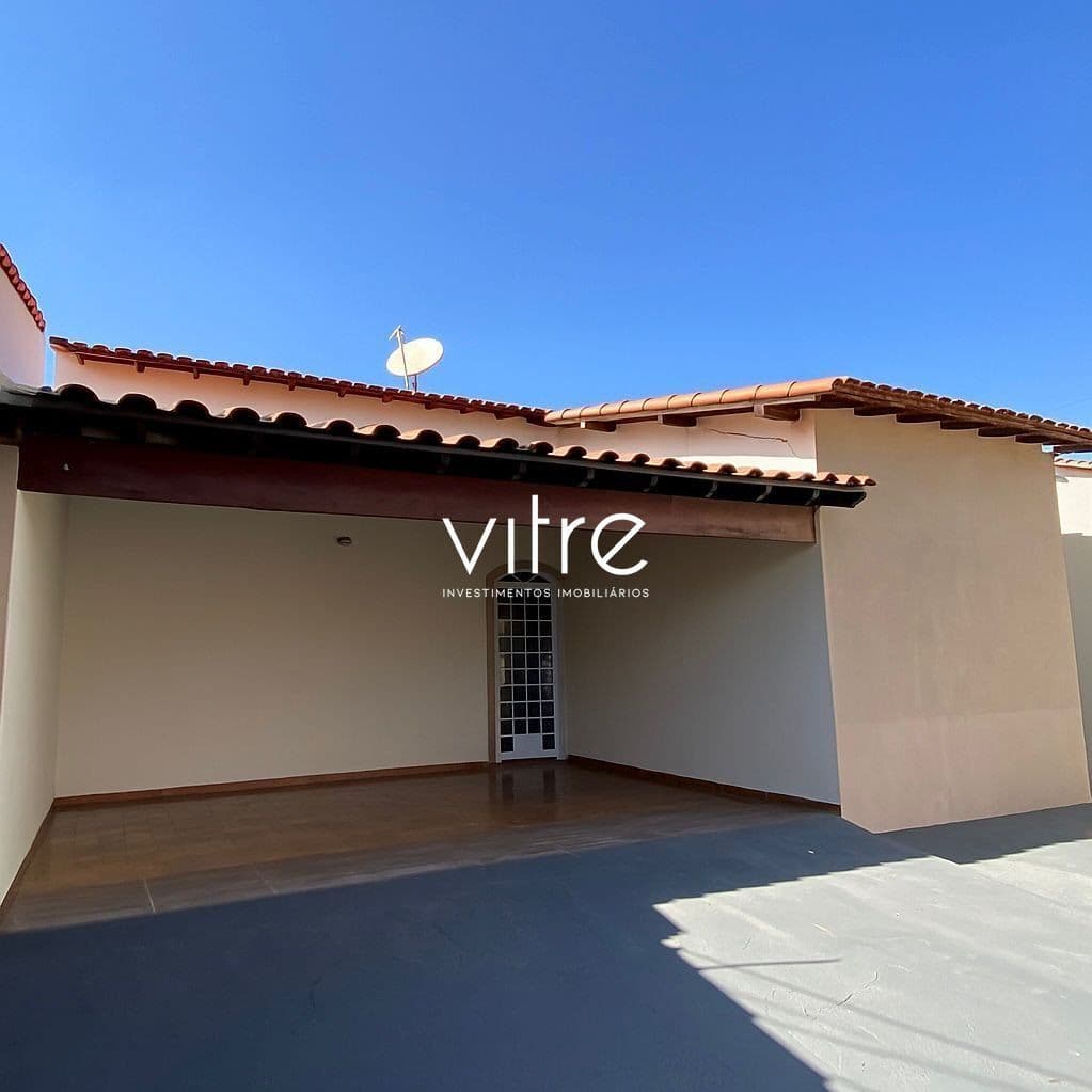 Casa à venda no bairro Segismundo Pereira em Uberlândia/MG