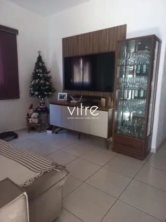 Casa à venda no bairro Jardim Holanda em Uberlândia/MG