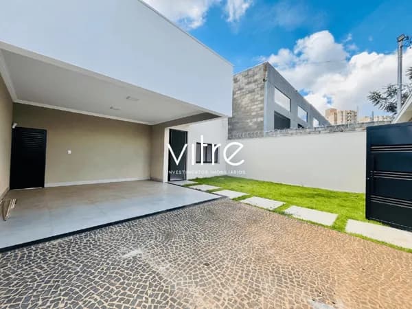 Casa à venda no bairro Novo Mundo em Uberlândia/MG