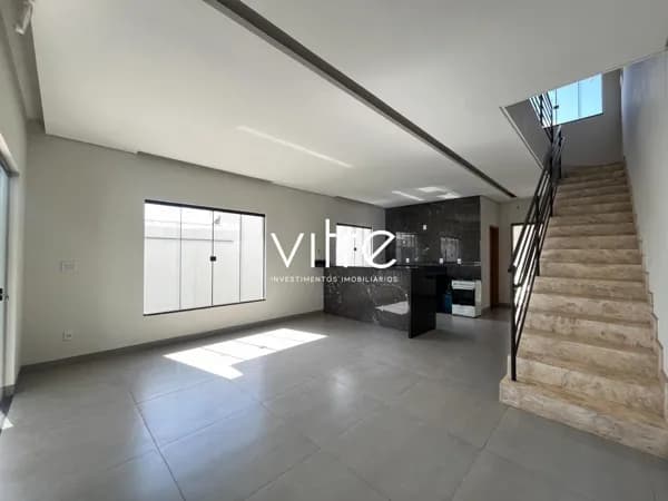 Casa à venda no bairro Jardim Veneza em Uberlândia/MG