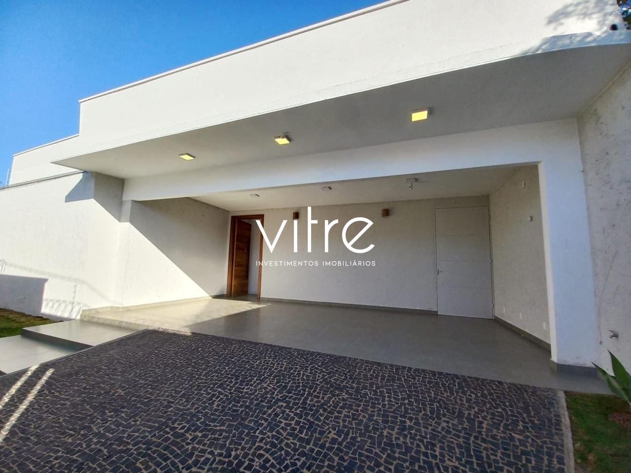 Casa à venda no bairro Jardim Karaíba em Uberlândia/MG