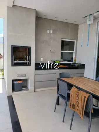Casa à venda no bairro Laranjeiras em Uberlândia/MG