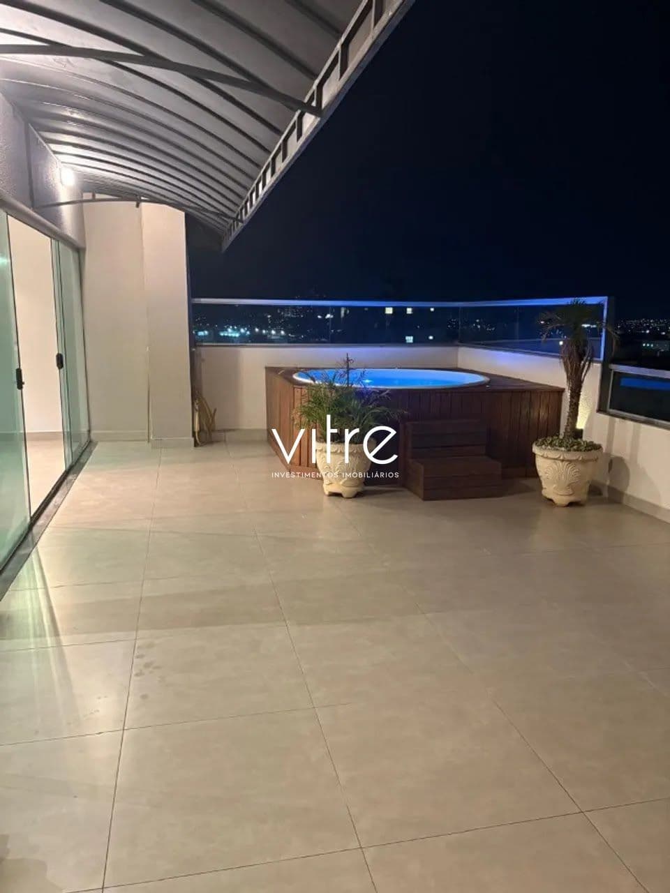 Apartamento à venda no bairro Santa Mônica em Uberlândia/MG