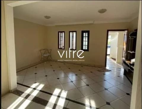Casa à venda no bairro Lagoinha em Uberlândia/MG